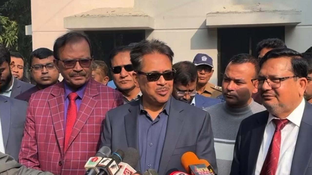 ‘মার্চে চলবে পাবনা-ঢাকা ট্রেন,প্রশস্ত হচ্ছে আব্দুল হামিদ সড়ক’