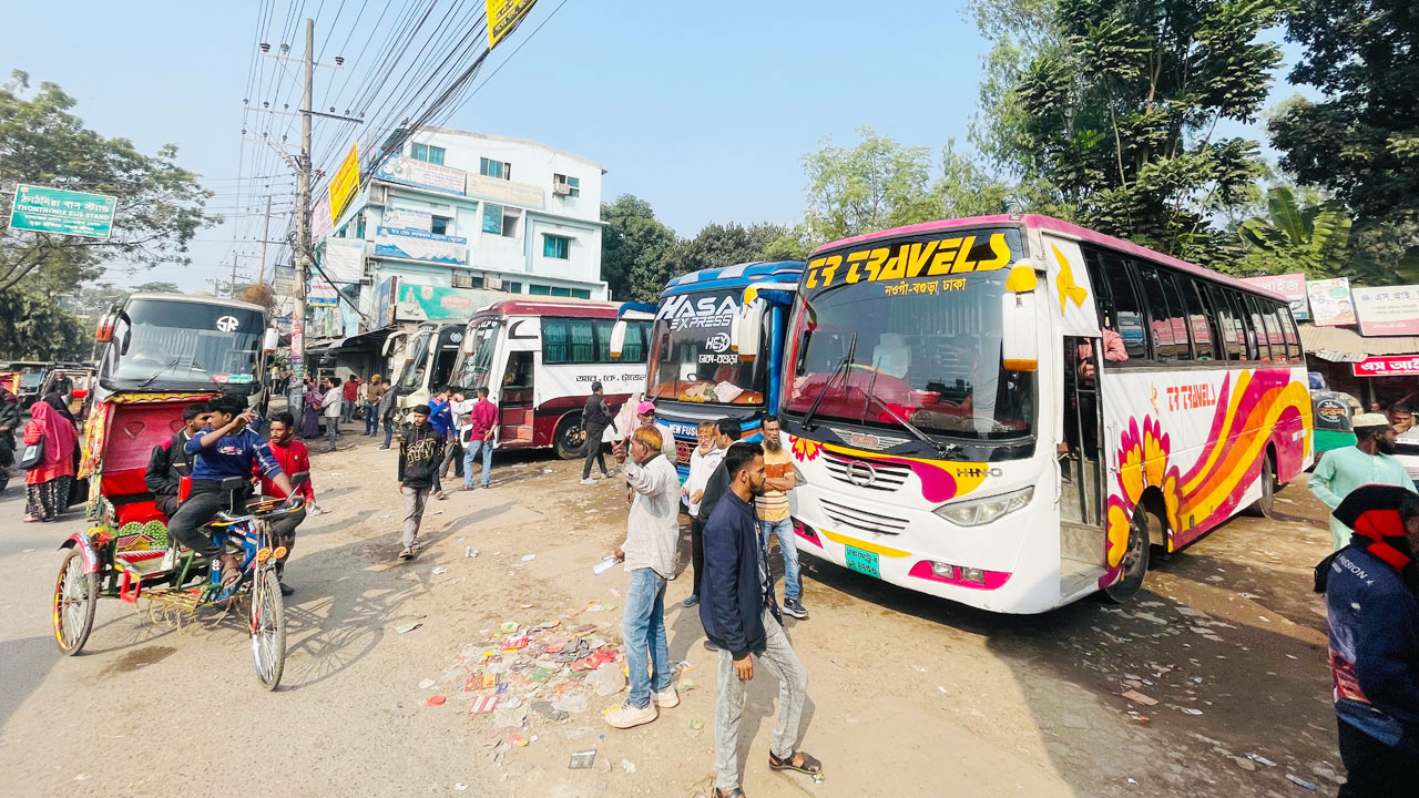নেতাকর্মীদের বগুড়া থেকে ঢাকা যাত্রার জন্য প্রস্তুত ৫০০ বাস
