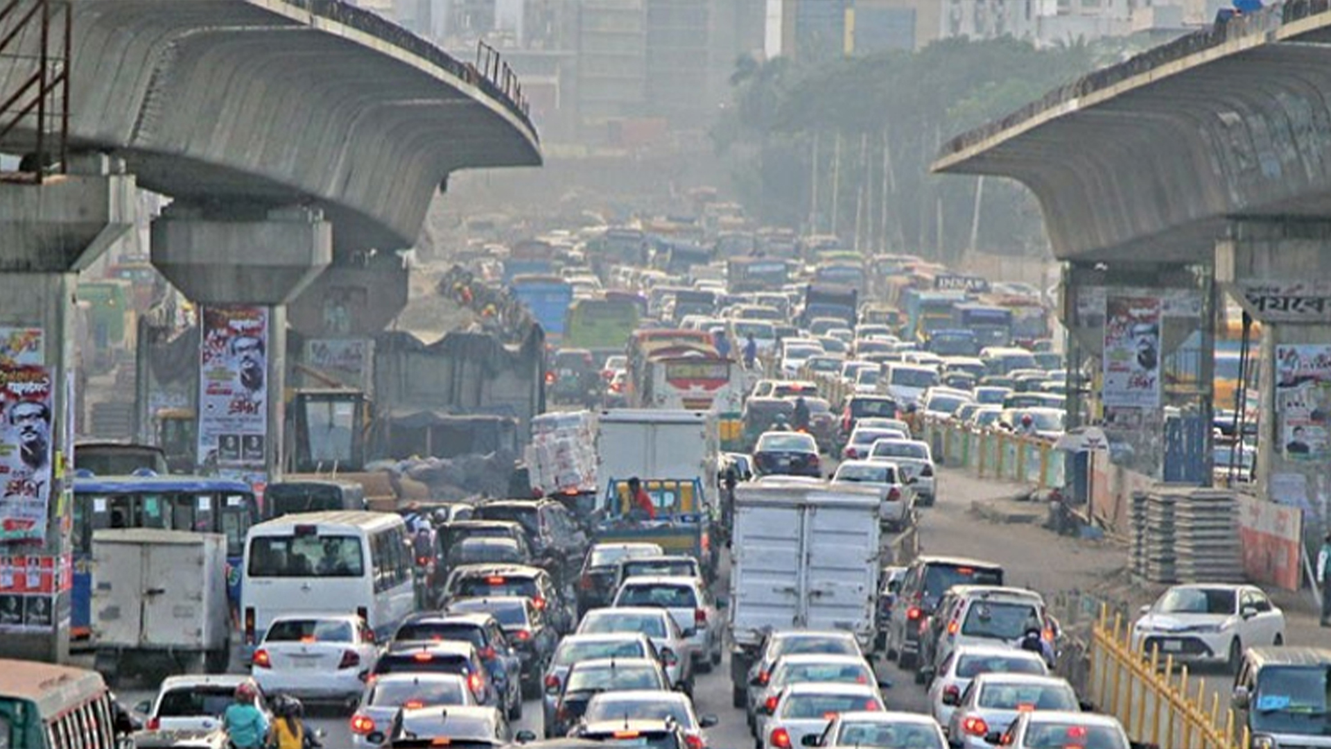 বৃহস্পতিবার বিমানযাত্রীদের আগে রওনা দেওয়ার অনুরোধ