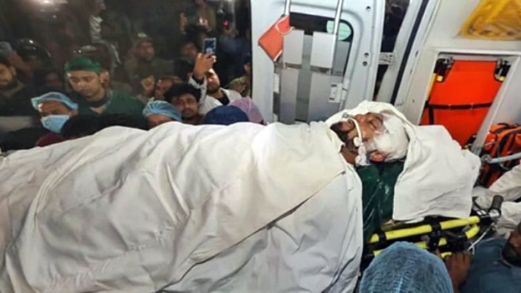 বিমানবন্দর থেকে ঢাবির কেন্দ্রীয় মসজিদে নেওয়া হবে হাদির মরদেহ