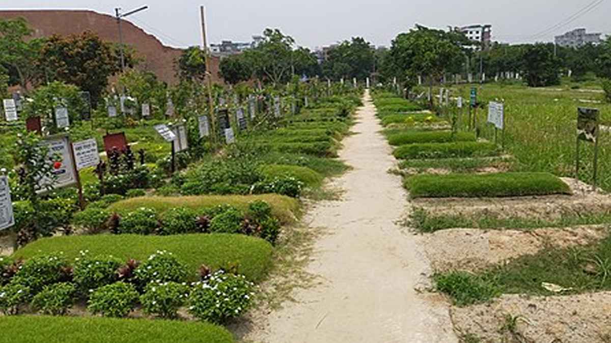 জুলাই গণঅভ্যুত্থানে ১১৪ জন শহীদের পরিচয় শনাক্তে মরদেহ তোলা শুরু