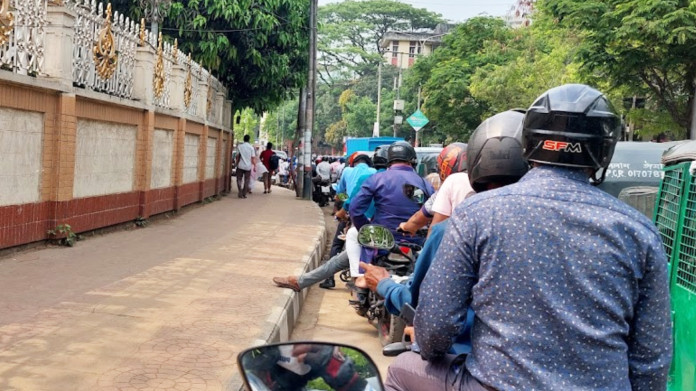 রাইডশেয়ারিং খাতে অস্থিরতা, কোম্পানির অফিসে হামলা