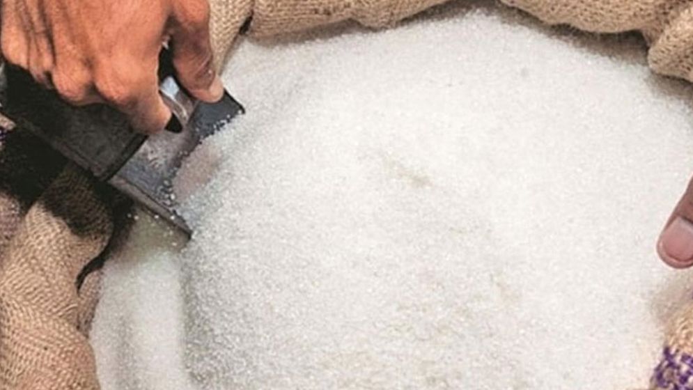 বাজারে সক্রিয় সিন্ডিকেট, পাইকারি বাজারে বাড়ছে চিনির দাম