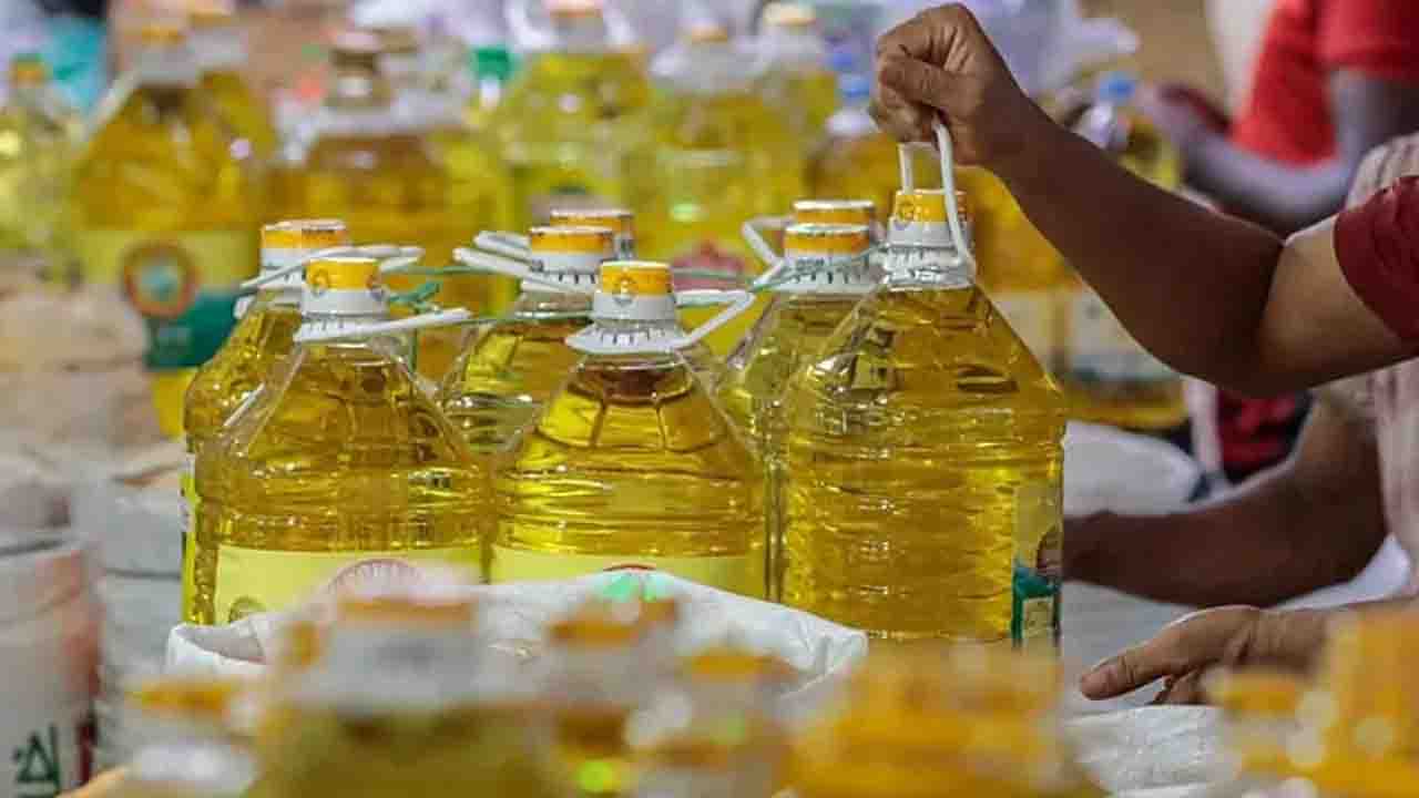আজ থেকে বাড়তি দামে ভোজ্যতেল বিক্রি শুরু