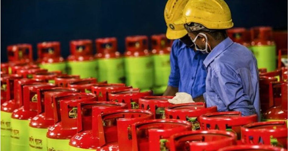 এলপিজি সংকট কাটাতে আমদানির সিদ্ধান্ত বিপিসির