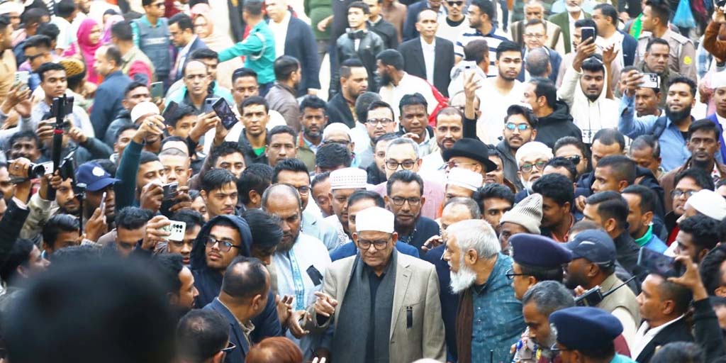 সিলেটে শাহজালালের মাজারে মির্জা ফখরুল