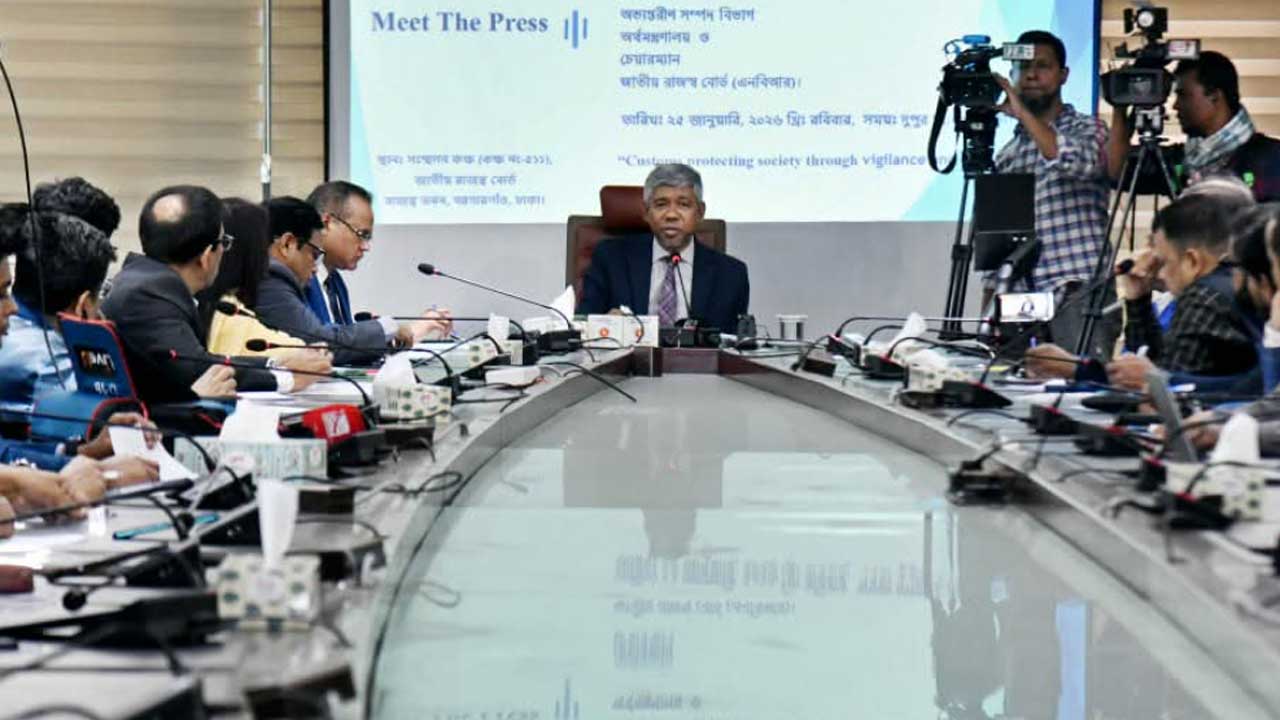 বাজারে পণ্যের দাম বৃদ্ধির প্রধান কারণ ডলারের মূল্যবৃদ্ধি,শুল্ক নয়