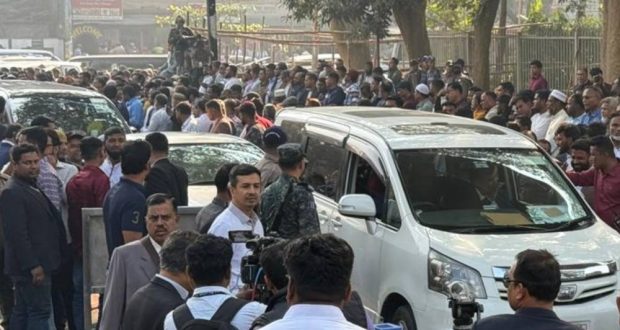 শপথ নিতে সংসদ ভবনে আসছেন নবনির্বাচিত এমপিরা