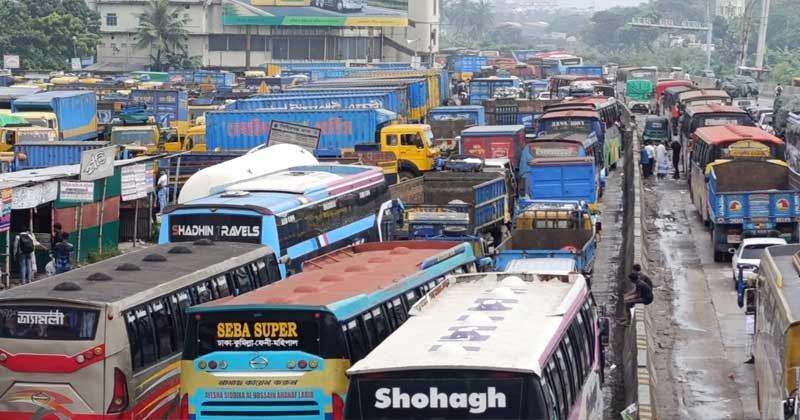 নির্বাচন ঘিরে গাড়ির চাপ,ঢাকা-চট্টগ্রাম মহাসড়কে ৯ কিলোমিটার যানজট
