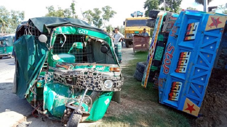 মৌলভীবাজারে পিকআপ-সিএনজির সংঘর্ষে নিহত ৩