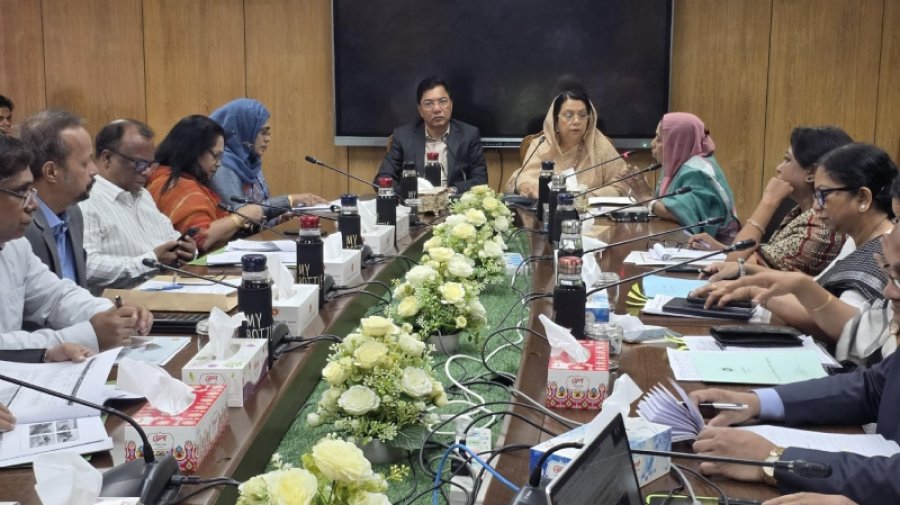 বিমানবন্দরে পরিচ্ছন্নতা জোরদারের নির্দেশ বিমানমন্ত্রীর