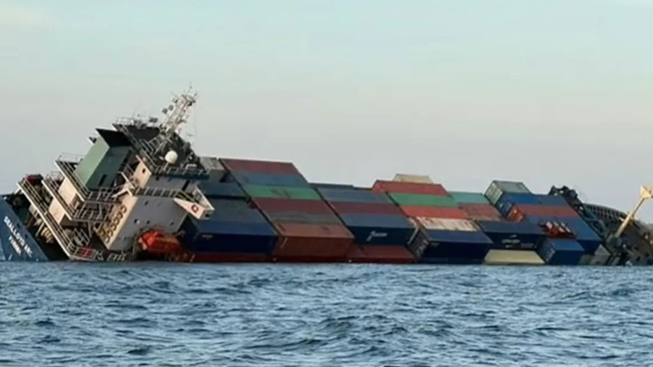 চট্টগ্রাম বন্দরে আসার পথে থাইল্যান্ড উপকূলে ডুবল পণ্যবাহী জাহাজ