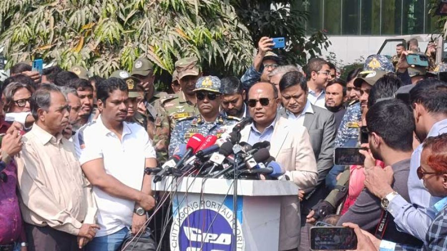 অবস্থা স্বাভাবিক, বিশৃঙ্খলা সৃষ্টি করলে আইনি ব্যবস্থা: বন্দর চেয়ারম্যান