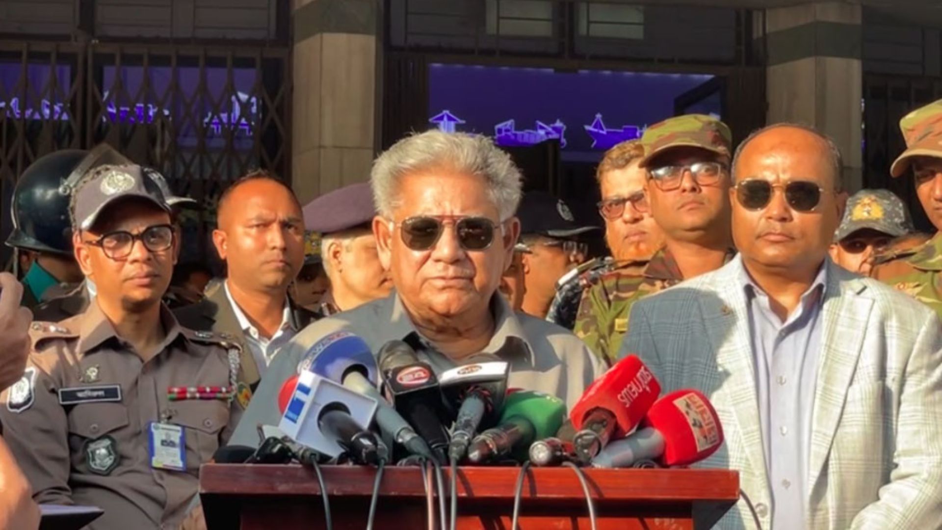 চট্টগ্রাম বন্দরে শ্রমিকদের কর্মবিরতি দুই দিনের জন্য স্থগিত