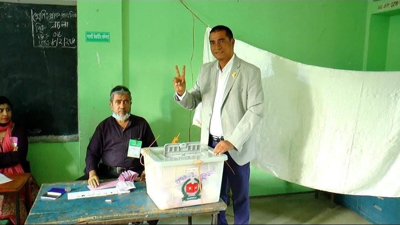 চট্টগ্রাম-১২ : ৫৮ কেন্দ্রে বিপুল ব্যবধানে এগিয়ে ধানের শীষ
