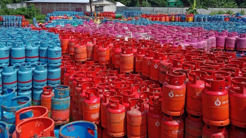 ভোক্তা পর্যায়ে আরও বাড়ল এলপিজির দাম, সন্ধ্যা থেকে কার্যকর