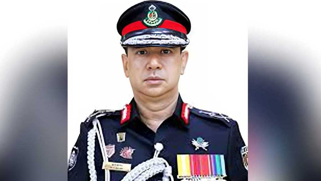 স্ত্রীসহ র‍্যাবের সাবেক ডিজি হারুনের ১০ ব্যাংক হিসাব অবরুদ্ধ