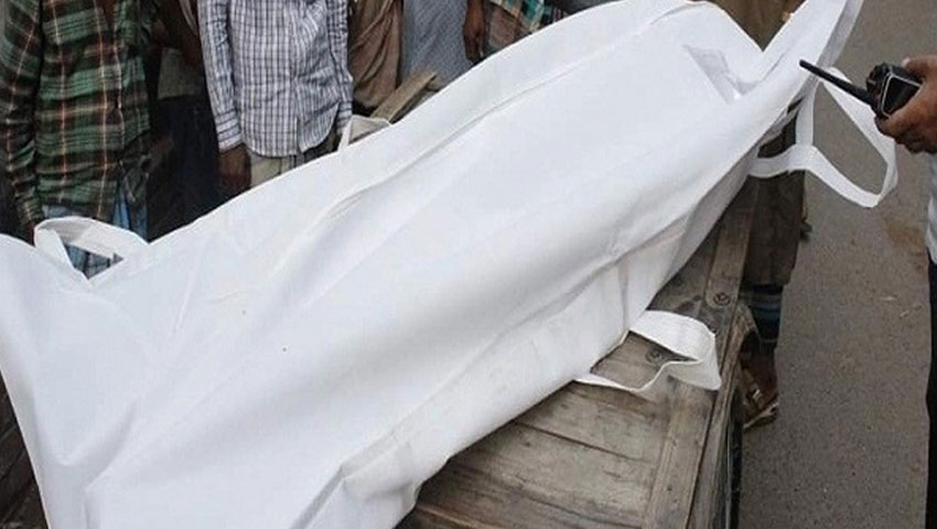 বাবার ট্রলির নিচে চাপা পড়ে শিশুর মৃত্যু