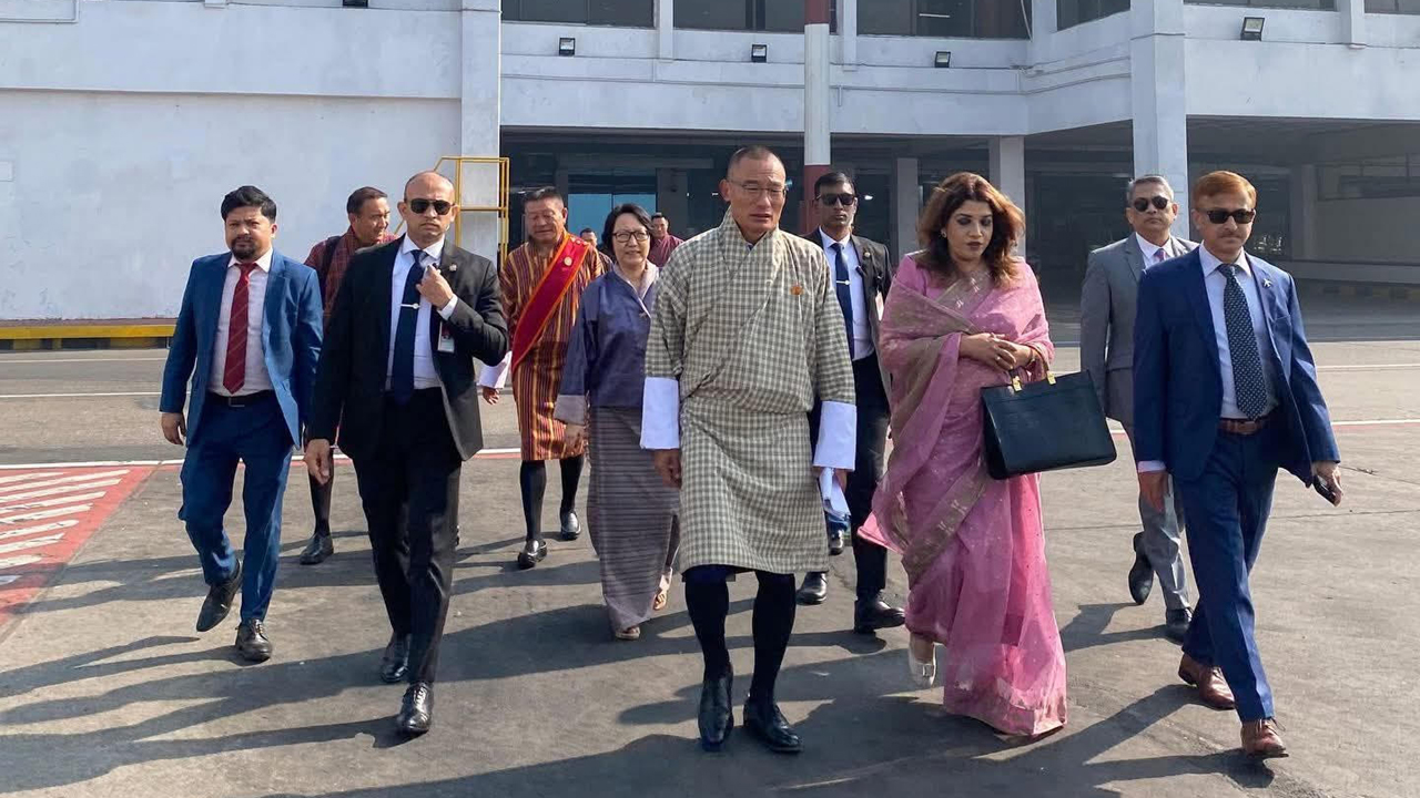 ভুটানের প্রধানমন্ত্রীকে বিদায় জানালেন পররাষ্ট্র প্রতিমন্ত্রী