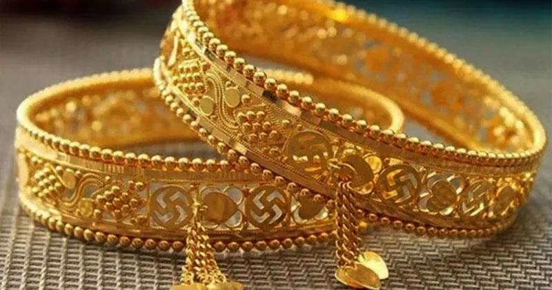 দেশের বাজারে সোনার দাম ভরিতে ৩ হাজার ২৬৬ টাকা হ্রাস