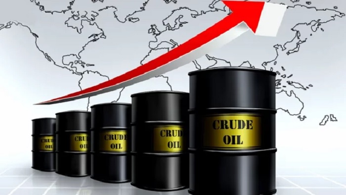 মধ্যপ্রাচ্যে সংঘাতের মধ্যে তেলের দাম বেড়েছে
