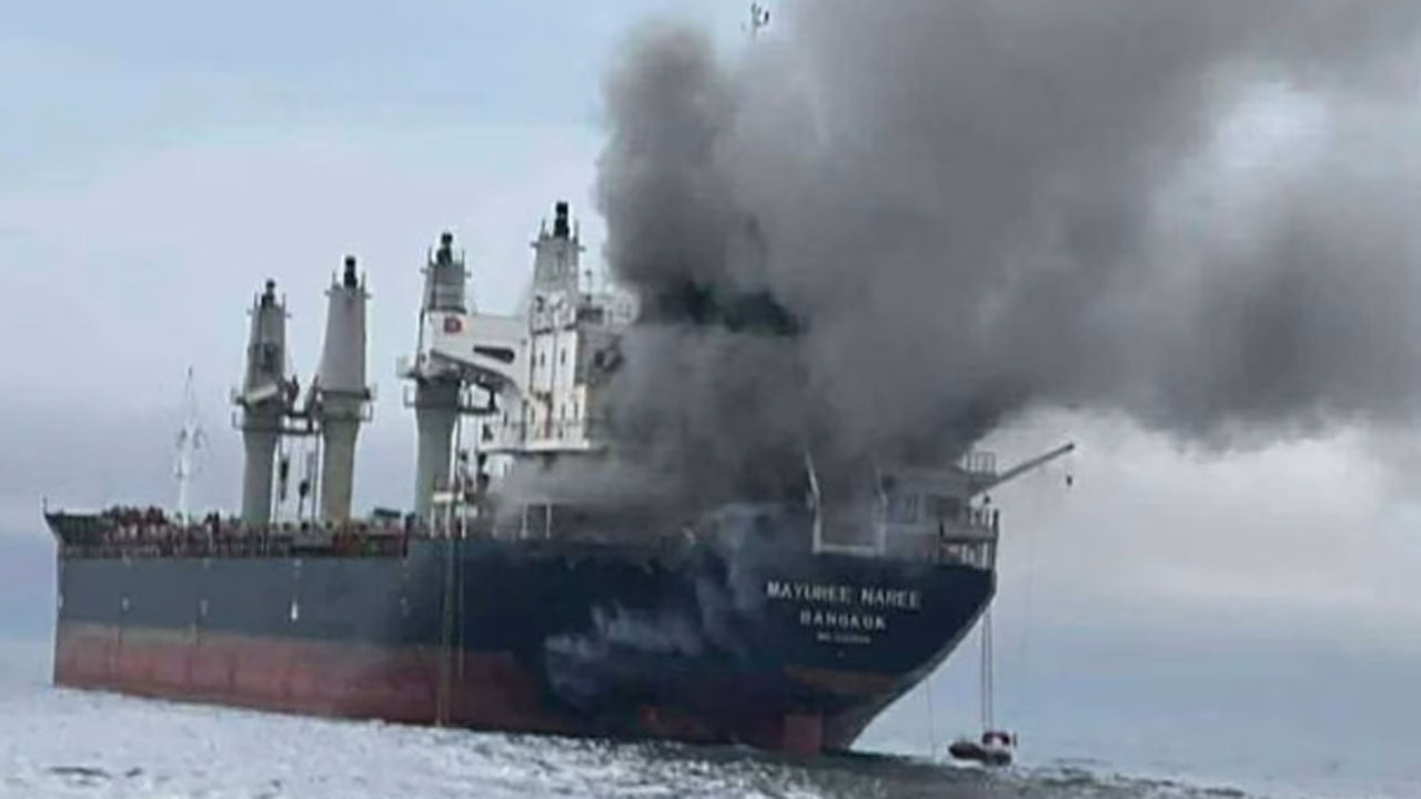 উত্তাল মধ্যপ্রাচ্যের জলসীমা : দুই সপ্তাহে ১৭ জাহাজে হামলা, নিহত ১