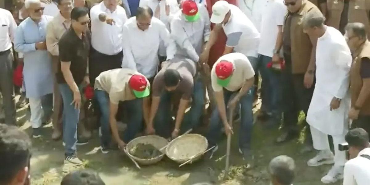 মাটি কেটে খাল খনন কর্মসূচির উদ্বোধন করলেন প্রধানমন্ত্রী