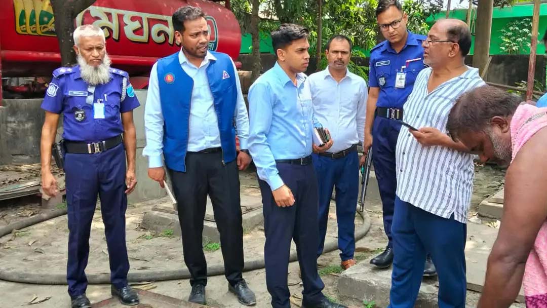 পাম্পে তেল মজুত থাকা সত্ত্বেও বিক্রয় বন্ধ