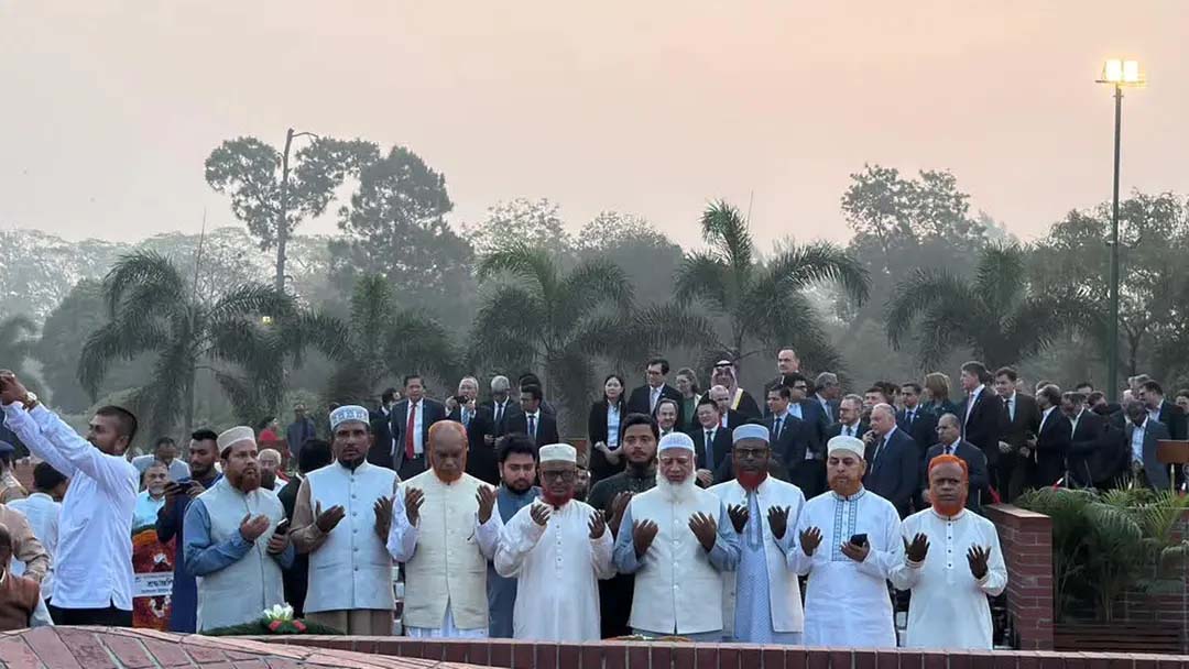 স্বাধীনতা দিবসে স্মৃতিসৌধে বিরোধীদলীয় নেতা শফিকুর রহমানের শ্রদ্ধা