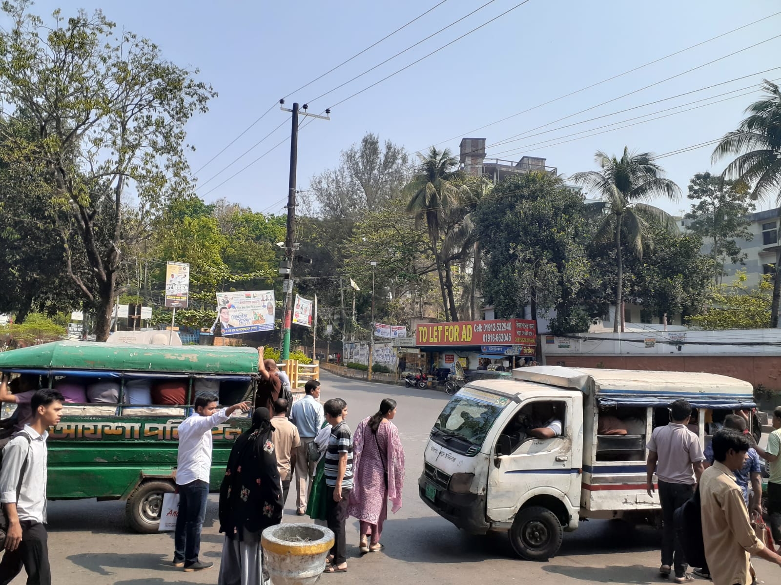 চট্টগ্রামে ঈদের ছুটি শেষে গণপরিবহনে বাড়ছে ব্যস্ততা