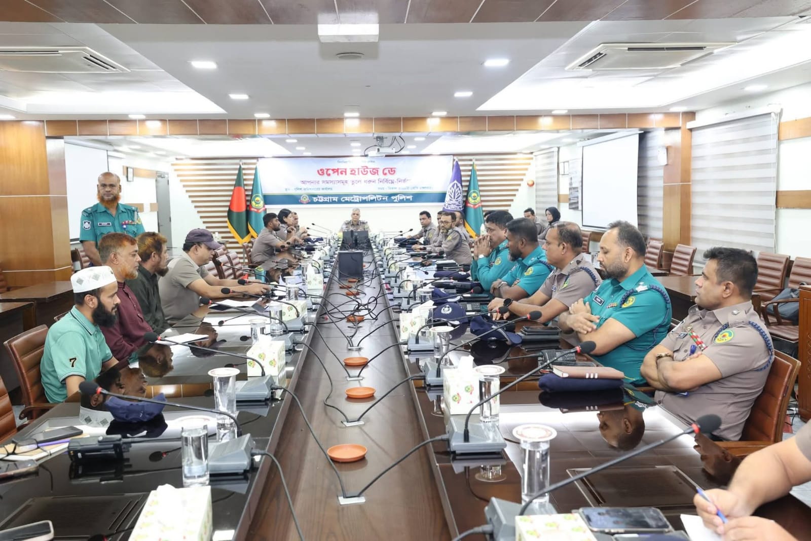 সিএমপি কমিশনারের ওপেন হাউজ ডে’তে সেবা নিলেন সেবাপ্রত্যাশী