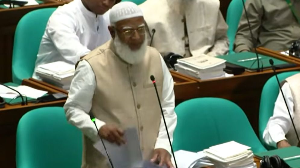 জামায়াত আমিরকে থামালেন স্পিকার