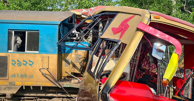 কুমিল্লায় ট্রেন দুর্ঘটনা; দায়িত্বে অবহেলায় দুর্ঘটনা,ঘটনাস্থলে ছিলেন না দুই গেটম্যানের কেউই