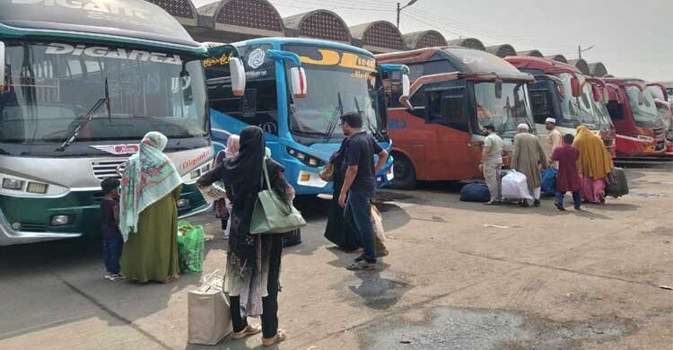 ‘ট্রেনের টিকিট পাইনি, তাই বাসে যাচ্ছি’