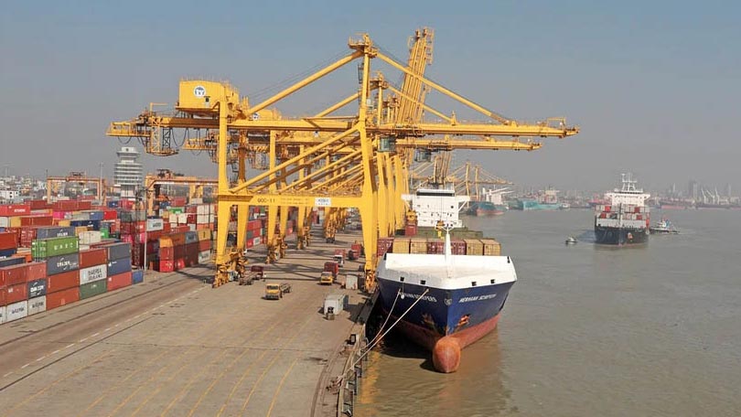 চট্টগ্রাম বন্দরে জাহাজের অপেক্ষা শূন্যে,আন্তর্জাতিক বাণিজ্যে গতি