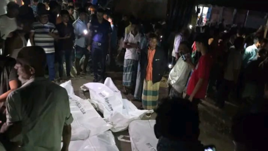 রাজধানীতে সড়ক দুর্ঘটনায় নিহত ৪