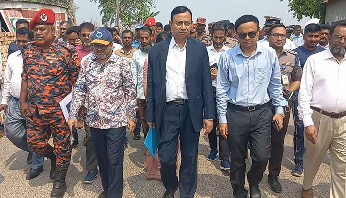 দৌলতদিয়া ঘাট পরিদর্শনে নৌপরিবহন মন্ত্রণালয়ের তদন্ত কমিটি