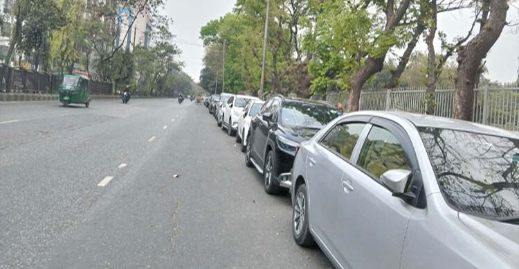 সেহরি করে এসে লাইনে দাঁড়িয়েছি, কখন তেল পাবো জানি না