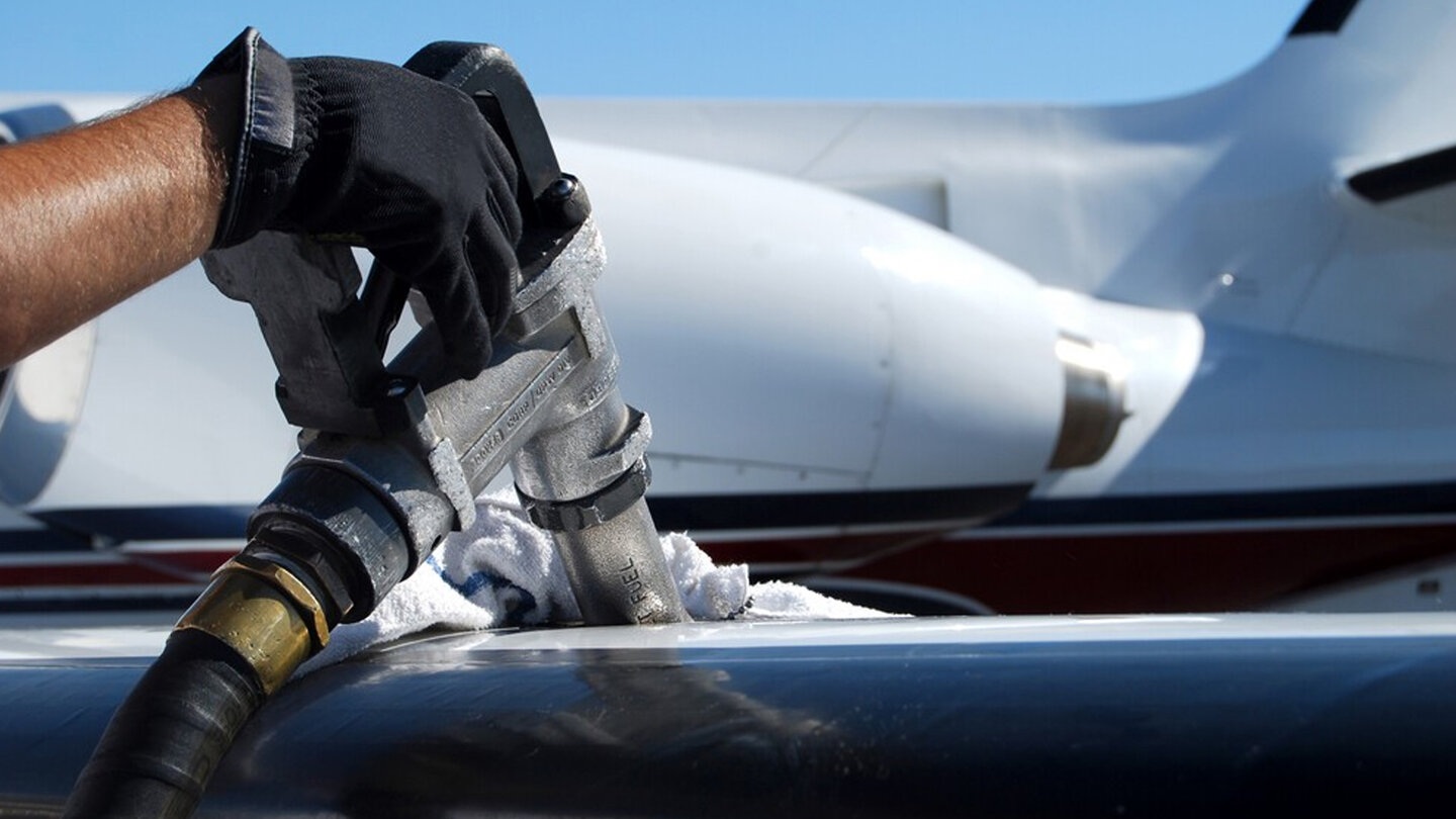 জেট ফুয়েলের দাম ৮০ শতাংশ বাড়ানোর সিদ্ধান্ত