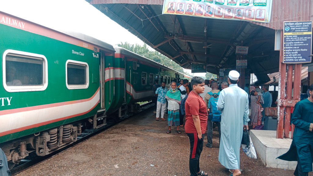 সিলেটের সঙ্গে রেল যোগাযোগ স্বাভাবিক