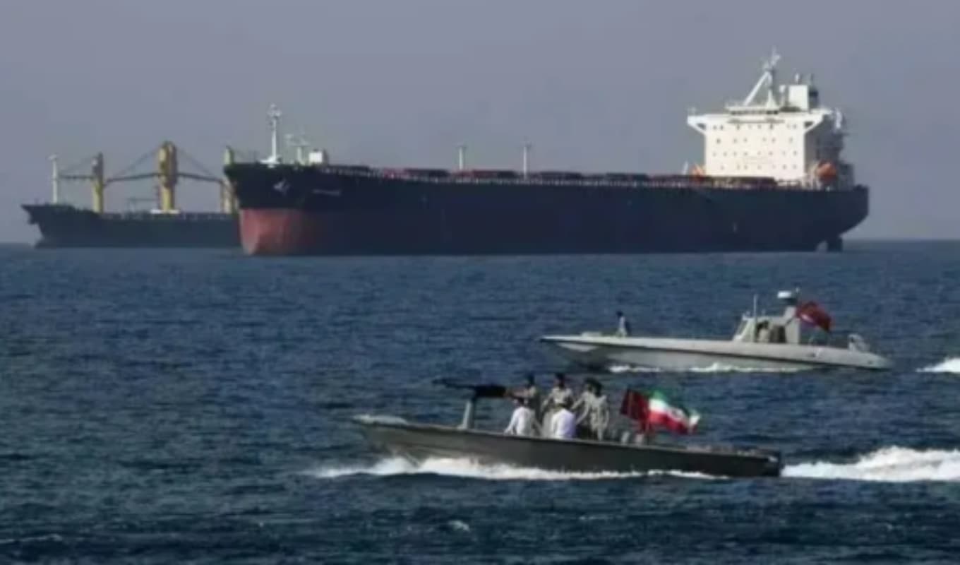 হরমুজে নিরাপত্তা পাবে বাংলাদেশ-সহ ৬ দেশের জাহাজ