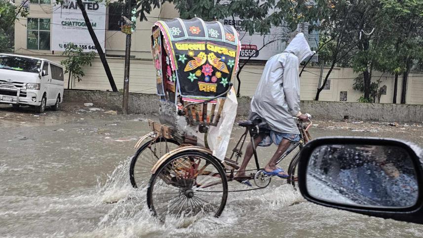 তীব্র গরমের পর স্বস্তির বৃষ্টি পেল চট্টগ্রাম