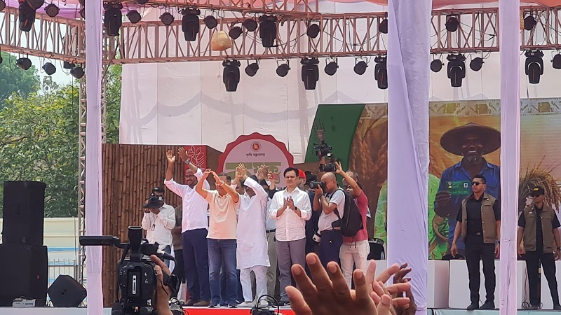 টাঙ্গাইল স্টেডিয়ামে প্রধানমন্ত্রী তারেক রহমান