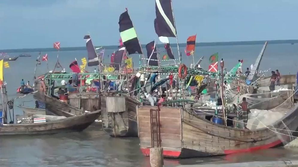 আজ থেকে সাগরে মাছ ধরা বন্ধ ৫৮ দিন