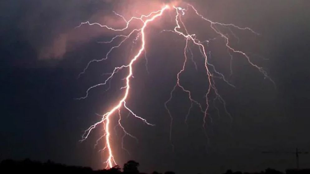 গাইবান্ধায় বজ্রপাতে চাচা-ভাতিজাসহ ৫ জনের মৃত্যু