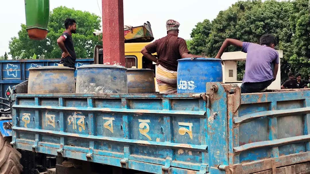 ঝিনাইদহে ইটভাটায় মিলল ৮০০ লিটার ডিজেল, ফিলিং স্টেশনকে জরিমানা