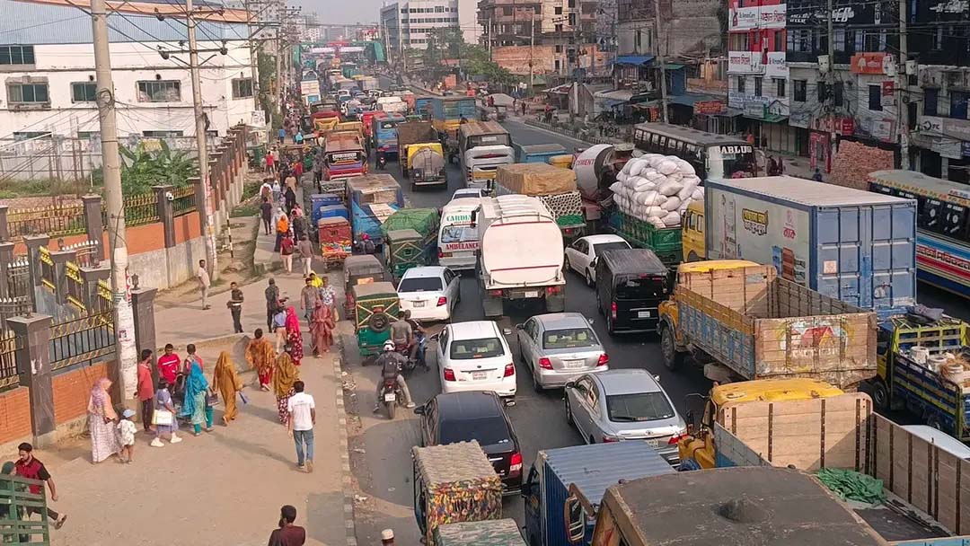 ঢাকা-টাঙ্গাইল মহাসড়কে ৪ কিলোমিটার যানজট