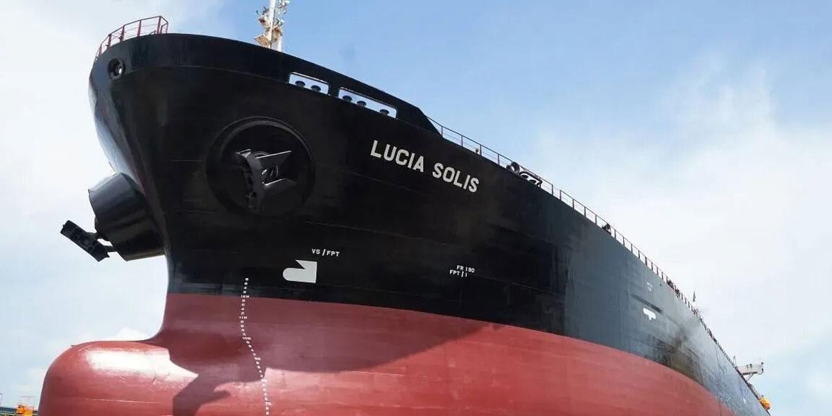 চট্টগ্রাম বন্দরে ৬৬ হাজার টন ডিজেল নিয়ে দুই জাহাজ