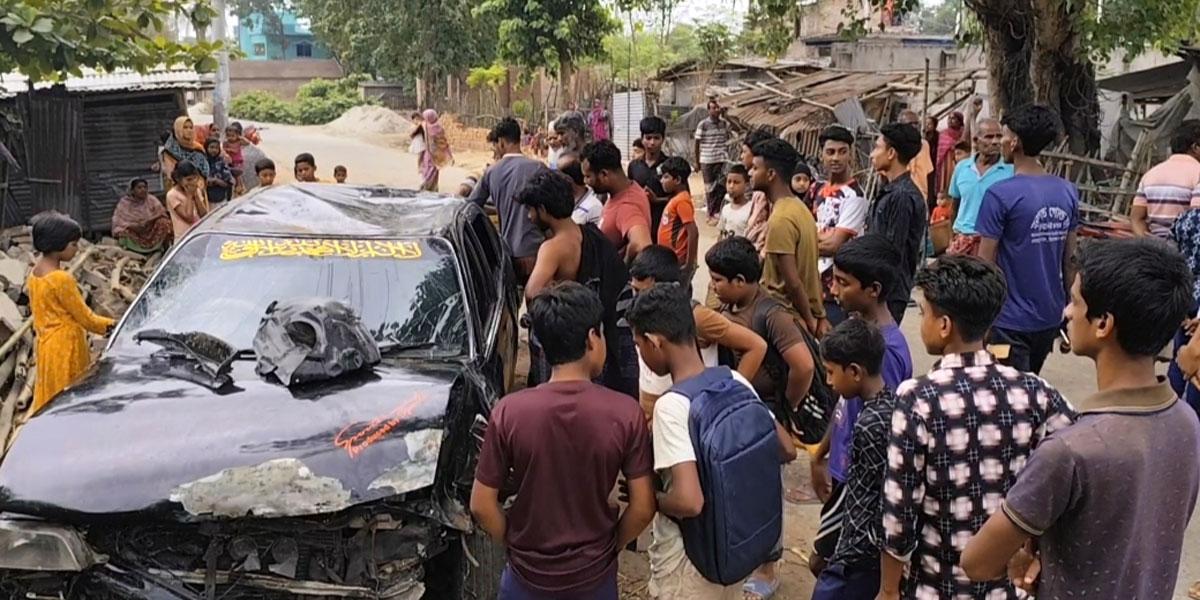 মাদকবাহী প্রাইভেটকার ঢুকে পড়ল ঘরে