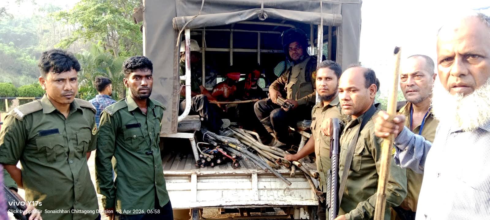 চট্টগ্রামে আনসারের সাহসী প্রতিরোধে ডাকাতি নস্যাৎ